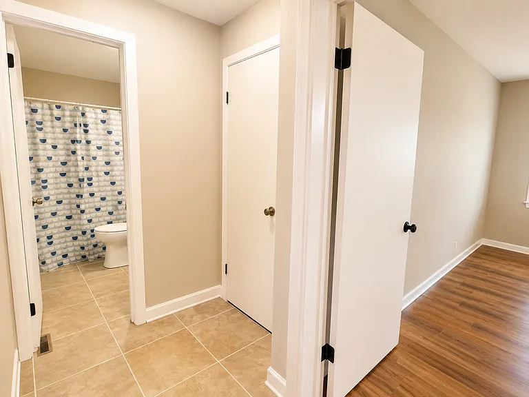 room 4 close to bathroom