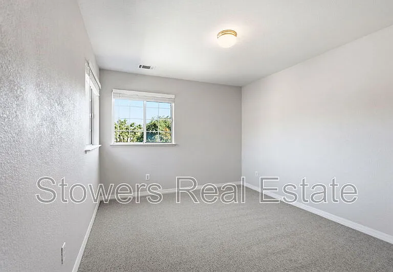 23 Westbourne Ct — Photo 40