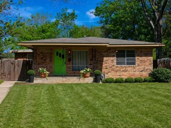 606 Wheelock St, Hearne, TX 77859