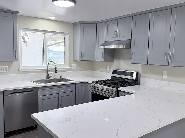 11152 Bennington St — Photo 2