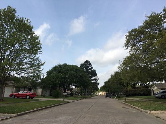 5th image of 16711 Castle Fraser Dr