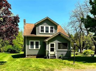 389 Pompeo Rd, North Grosvenordale, CT 06255