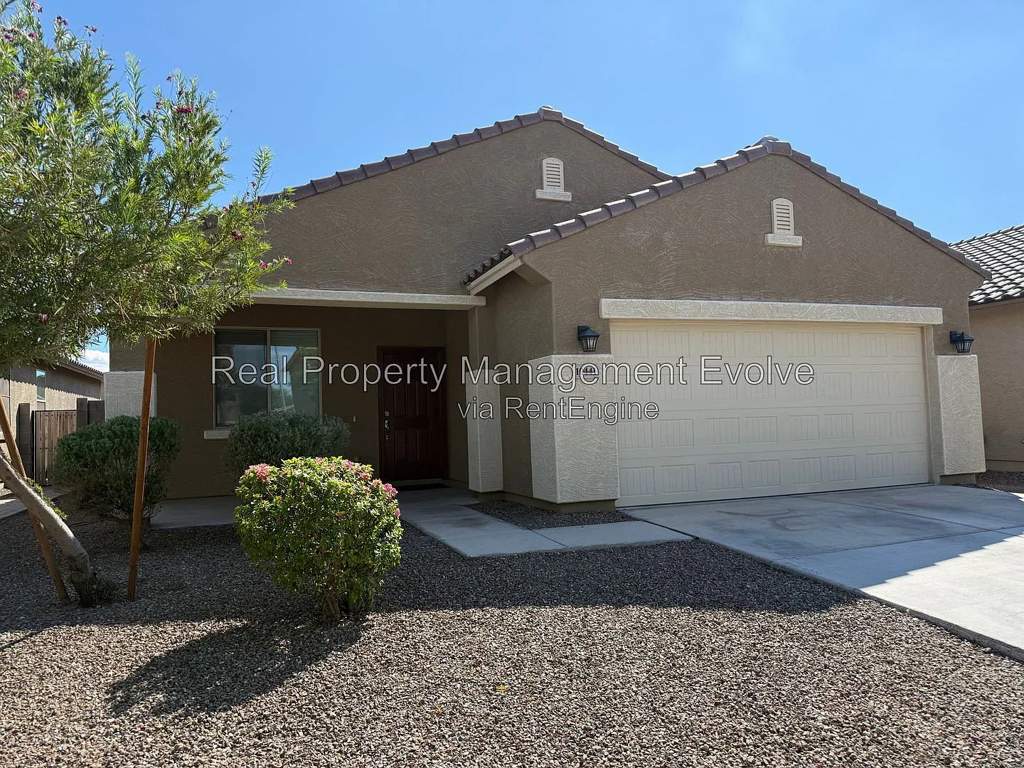 3 bed, 2.0 bath, 1460 sqft, $2,050 — Photo 3