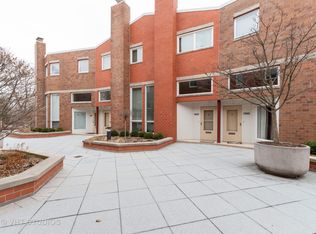 1211 Central St APT C, Evanston, IL 60201