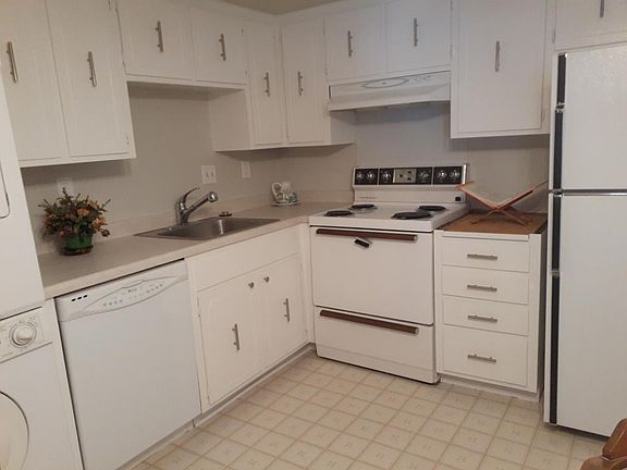 5th image of 12600 Parkwood Dr APT 207
