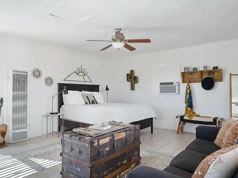 1975 Mountain Shadow Rd — Photo 12