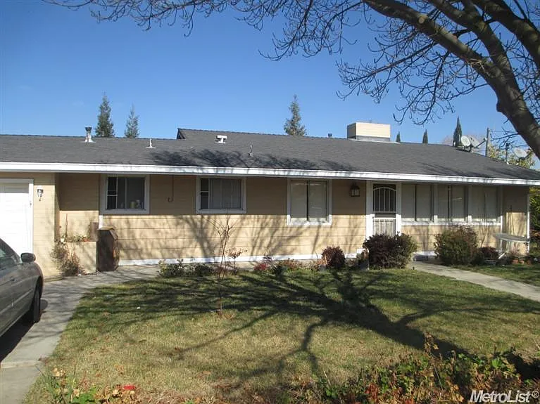 1809 Woodland Ave photo 1
