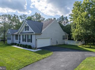 167 Cacapon Ln, Cross Junction, VA 22625