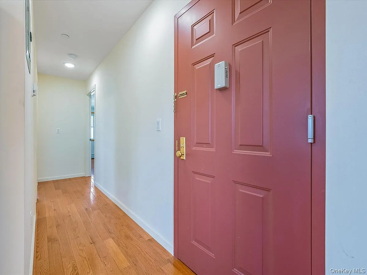 2 bed, 2.0 bath, $2,700 — Photo 3