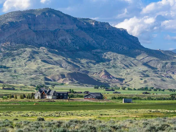 6 Whitney Dr, Cody, WY 82414