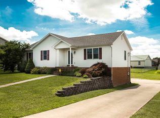 1096 Indian Trl, Lawrenceburg, KY 40342