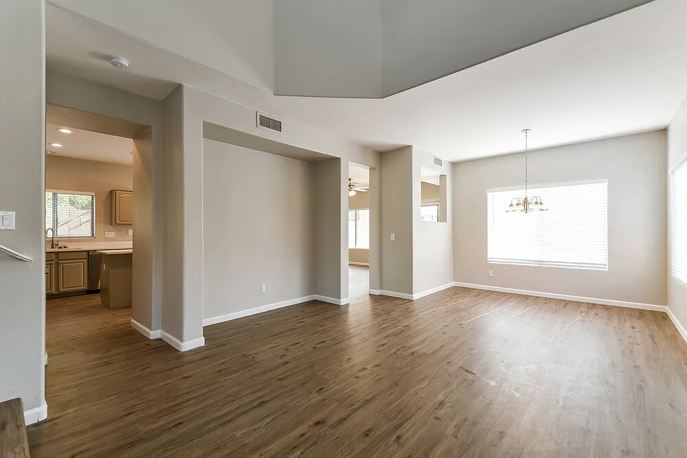4 bed, 2.5 bath, 2140 sqft, $2,755 — Photo 4