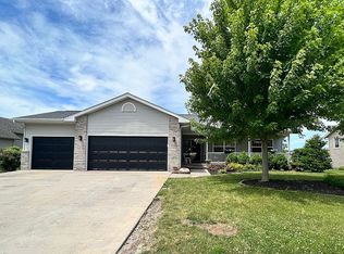 703 Wood Lily Rd, Solon, IA 52333