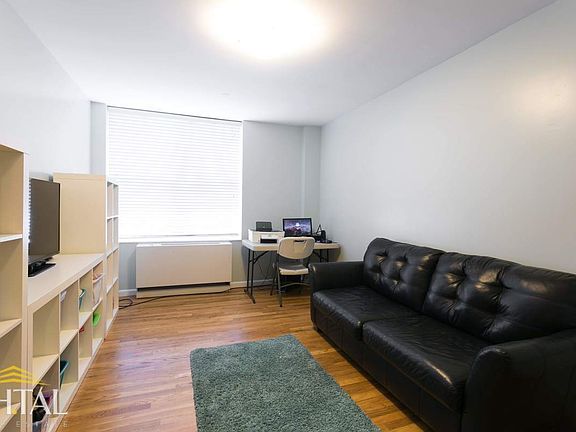 4th image of 575 E New York Ave #Penthouse A