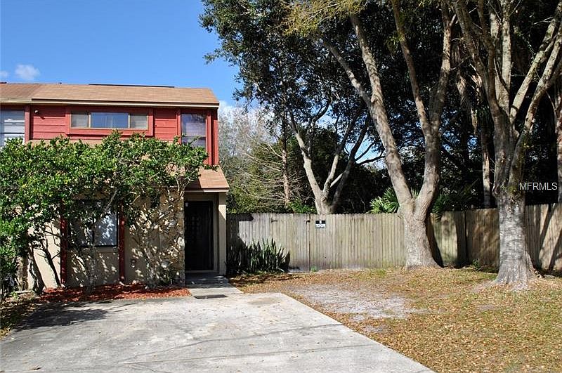 1st image of 2833 Hunt Club Ln