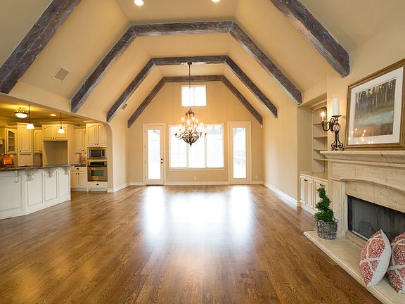Greatroom w/cast stone fireplace