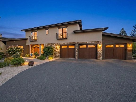 4th image of 19372 Seaton Loop