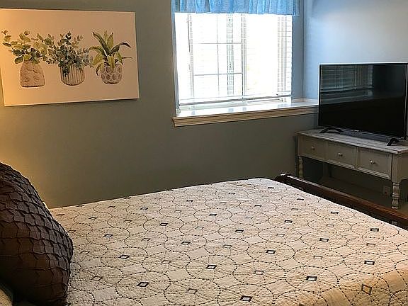 5th image of 1311 Azalea Ln #1