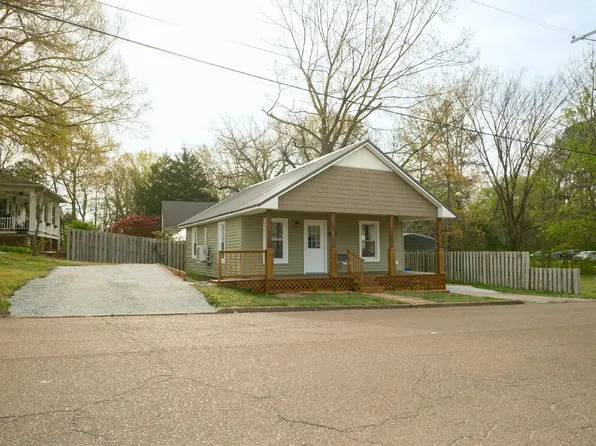204 Oakland St, Martin, TN 38237