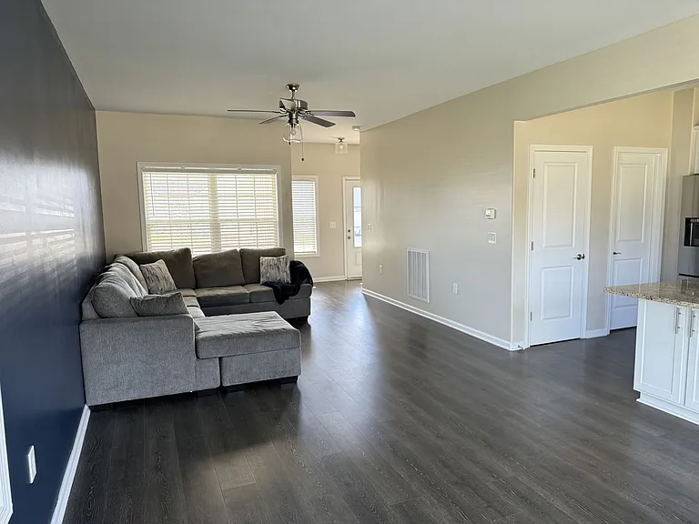 7211 Weatherstone Blvd — Photo 2