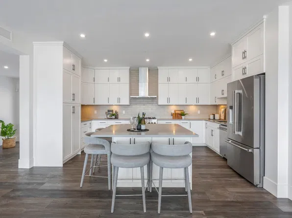 36545 Florence Dr #302, Abbotsford, BC V3G 0B6