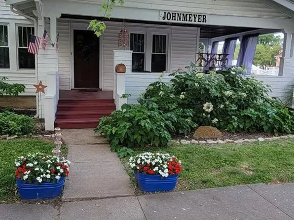 113 N 8th St, Louisiana, MO 63353