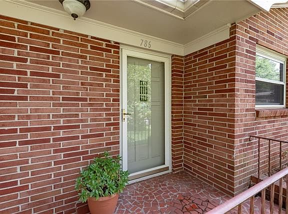 3rd image of 786 8th Ave SE #8