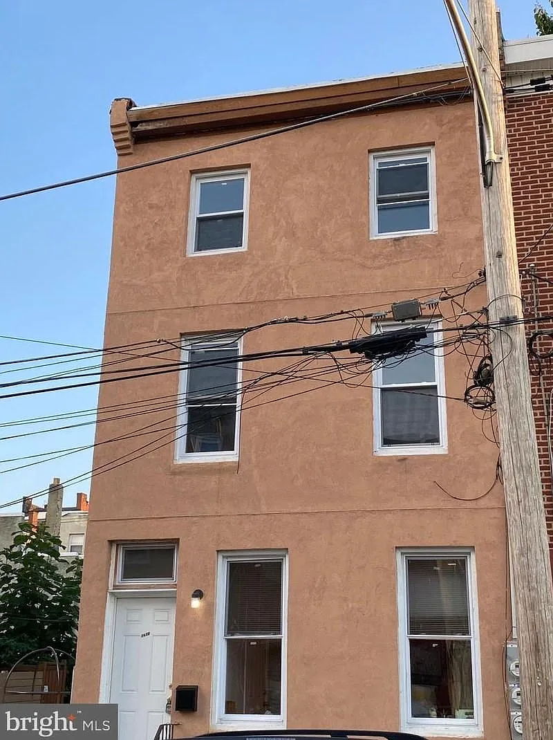 3 bed, 1400 sqft, $1,595 — Photo 1