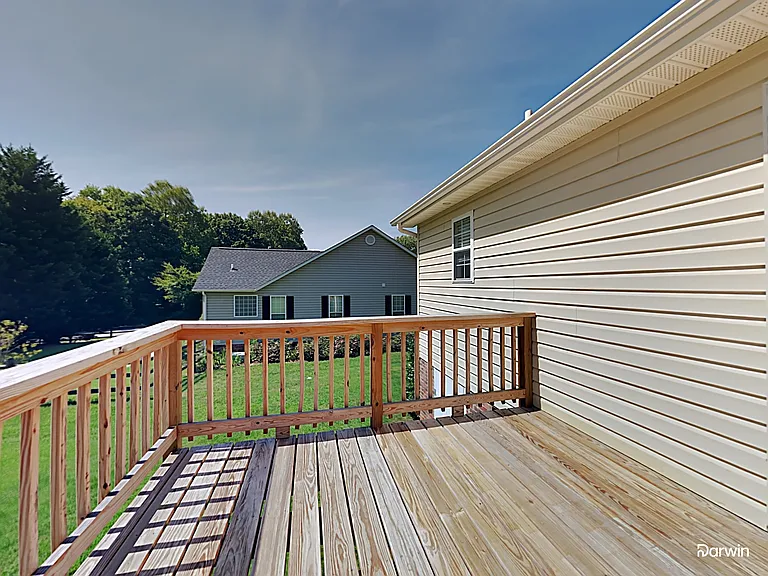 103 Lafayette Rd — Photo 14