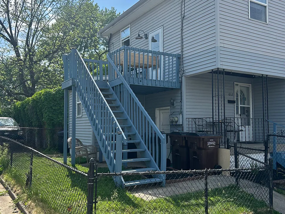 612 Vine St #2