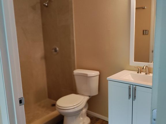 4th image of 5434 Desoto Pl
