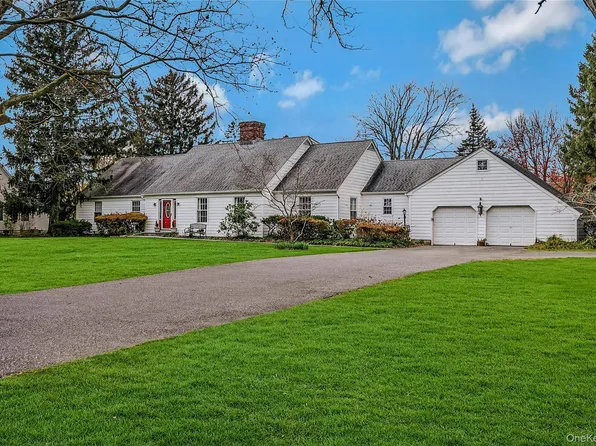 2340 Fairway Drive, Cutchogue, NY 11935