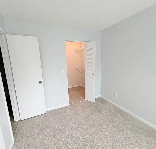 3914 Atrium Dr — Photo 2
