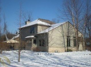 21982 Balmoral Dr, Grosse Ile, MI 48138