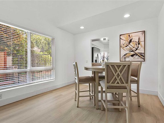 5th image of 24282 Sunnybrook Cir