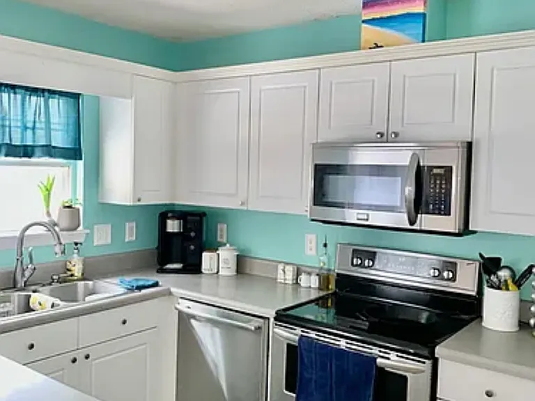 601 Tisbury Ln — Photo 16