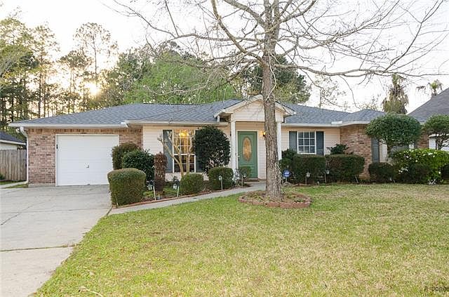 1st image of 106 Woodcrest Dr
