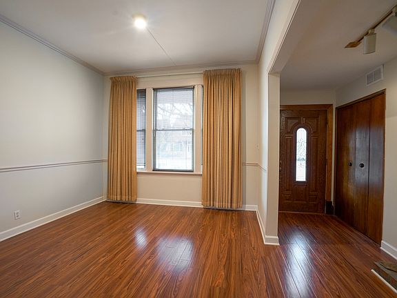 4th image of 3615 N Richmond St