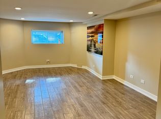 5630 N Rockwell St #G, Chicago, IL 60659