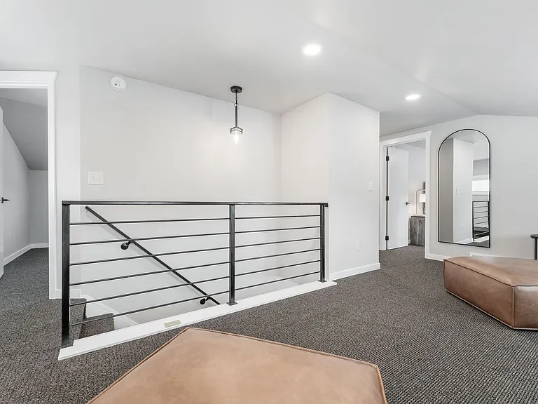 1205 S 7th Ave — Photo 16