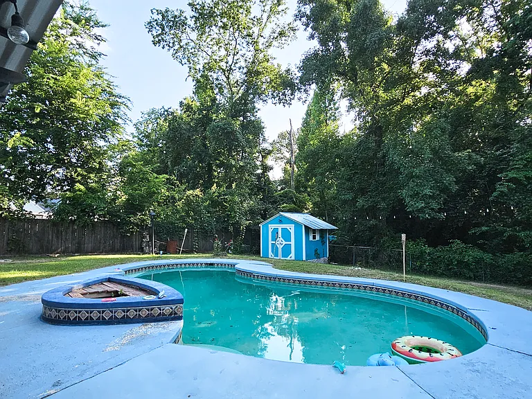 398 Furman Ln — Photo 1