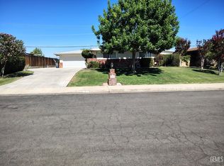 2812 Elmer Ln, Bakersfield, CA 93308