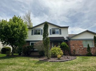 45851 Cider Mill Rd, Novi, MI 48374
