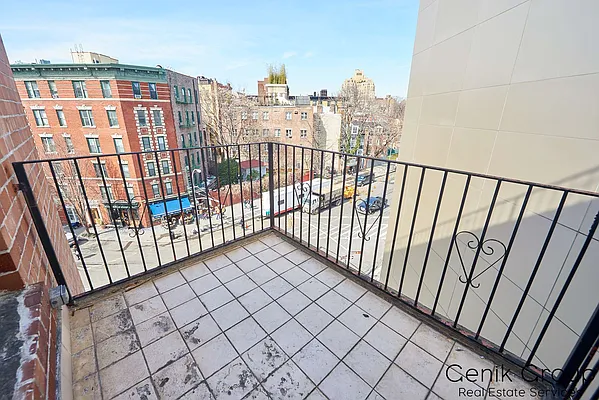 Rented by Genik Group Corp | media 28