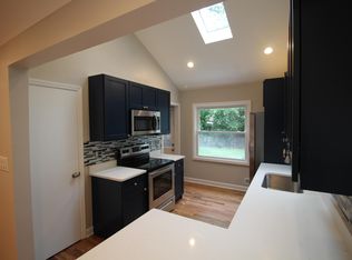 17125 W Forteen Mile Rd, Beverly Hills, MI 48025