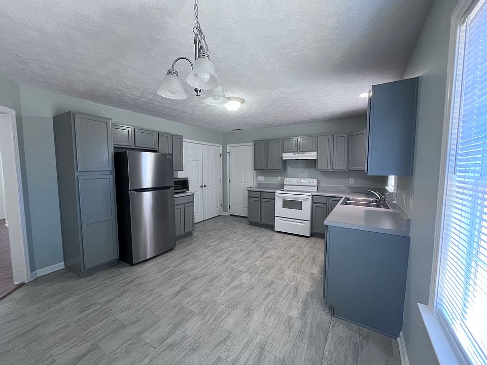1st image of 105 Sweet Bay Dr