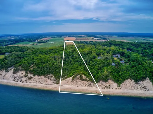 3544 Sound Ave, Riverhead, NY 11901