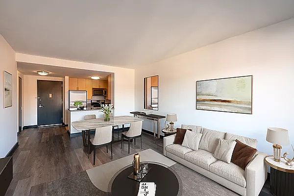 1st image of 15350 89th Ave APT 1118