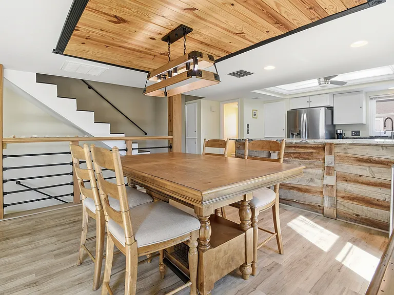 255 Capri Cir N #8 — Photo 9