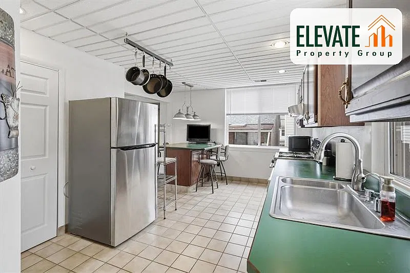 2 bed, 1200 sqft, $1,875 — Photo 2